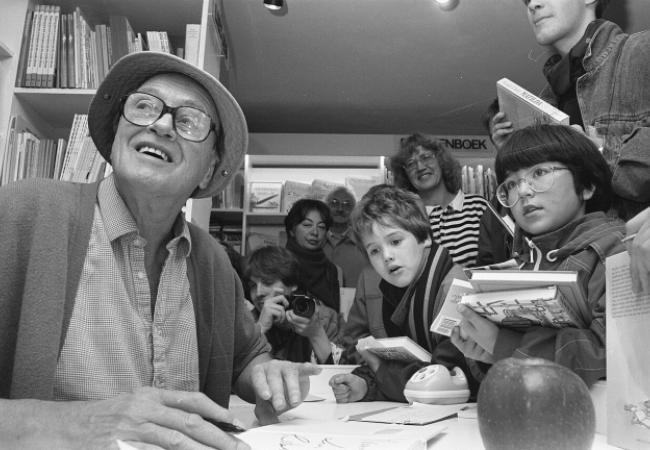 Roald Dahl, 1988. Wikimedia
