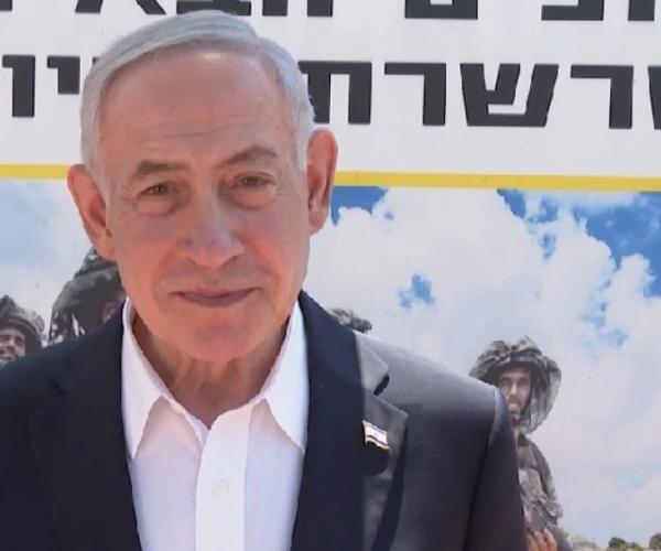 Netanyahu and troops GPO