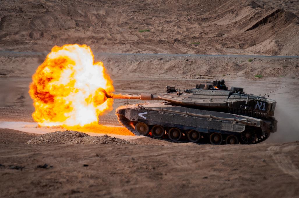 Merkava IV tank firing, Wikimedia