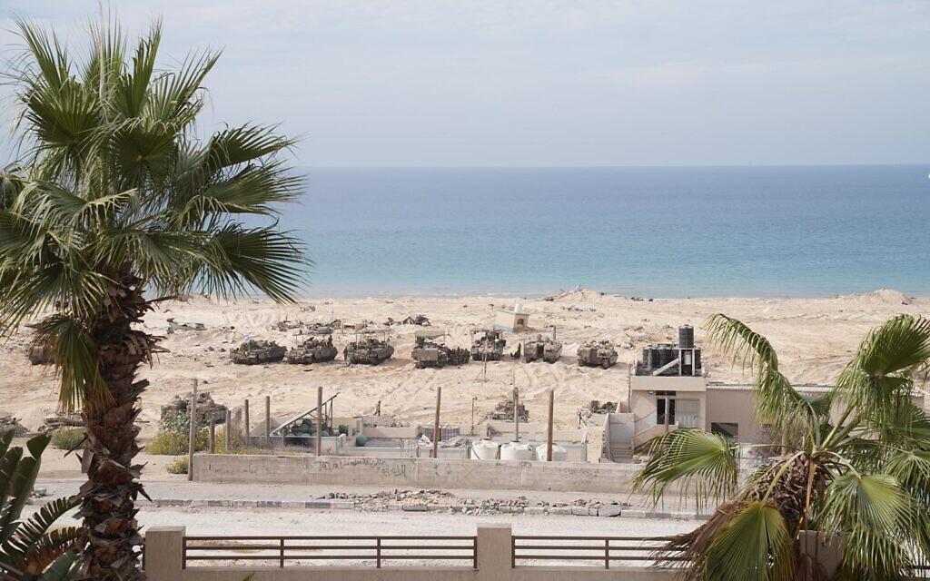 IDF tanks on Gaza beach